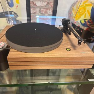 Music Hall MMF-9.3 SE + Ortofon Quintet Black