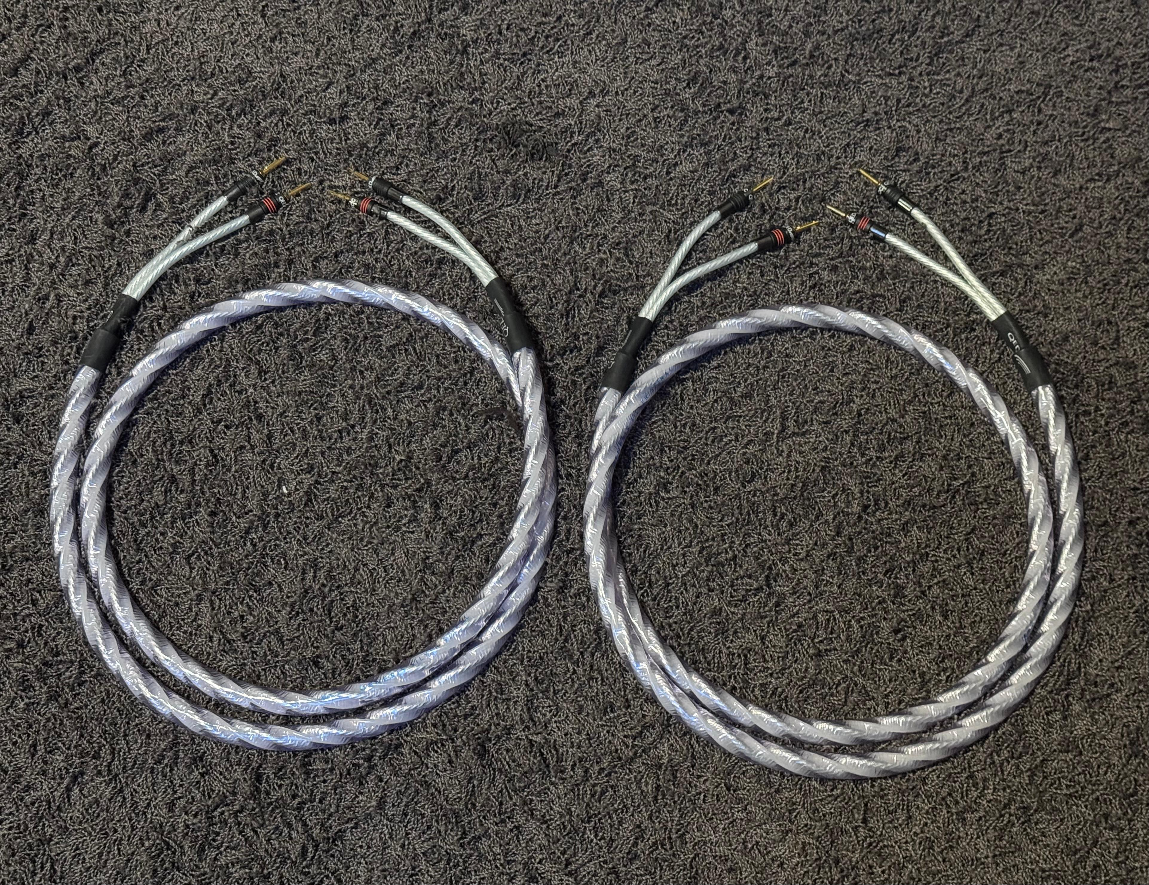 Qed Genesis Silver spiral / 2 x 2 meter